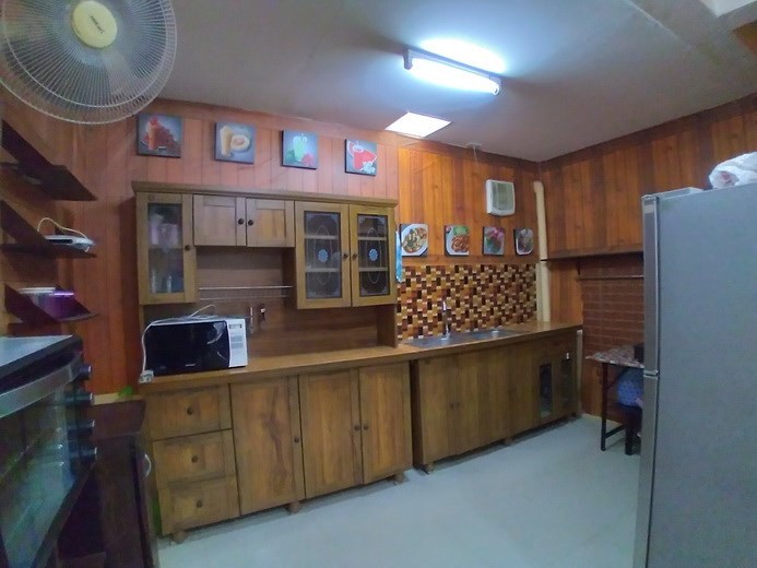 House for sale Pattaya showing the kitchen House for sale Pattaya showing the kitchen