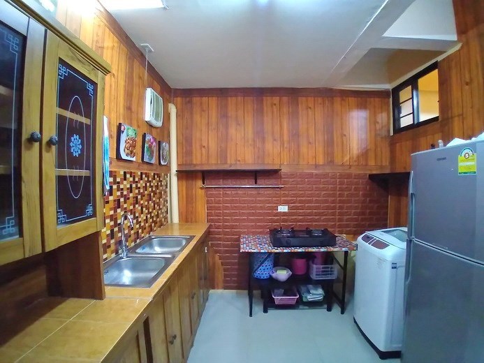 House for sale Pattaya showing the kitchen area House for sale Pattaya showing the kitchen area