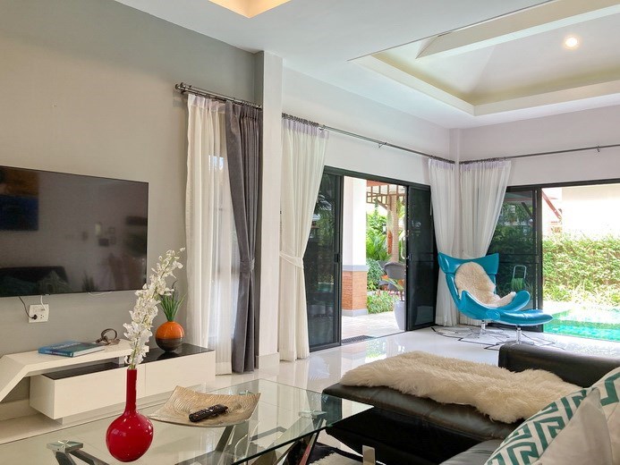 House for Sale Pattaya showing the living area 