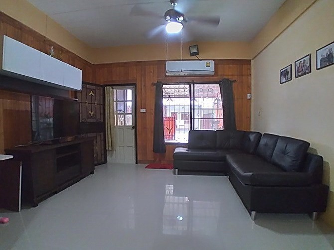 House for sale Pattaya showing the living area House for sale Pattaya showing the living area