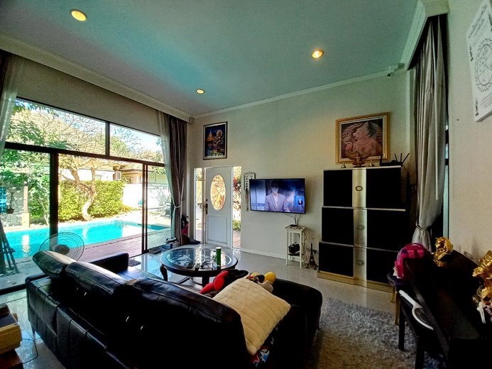 House for sale Pattaya showing the living area House for sale Pattaya showing the living area