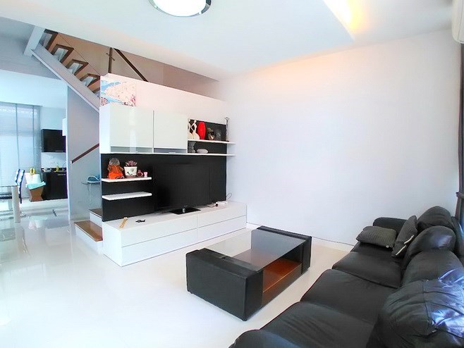 House for sale Pattaya showing the living area House for sale Pattaya showing the living area