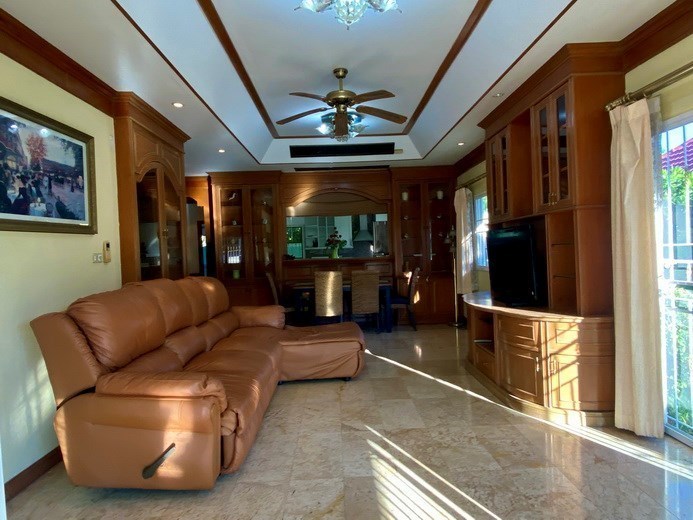 House For Sale Pattaya showing the living area House For Sale Pattaya showing the living area