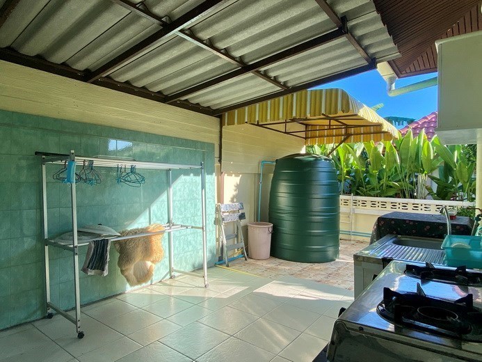 House For Sale Pattaya showing the outside Thai kitchen House For Sale Pattaya showing the outside Thai kitchen