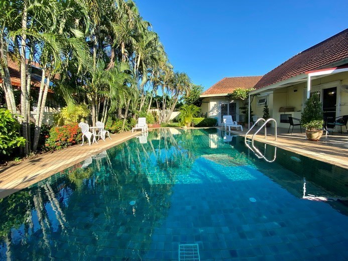 House For Sale Pattaya showing the private pool House For Sale Pattaya showing the private pool