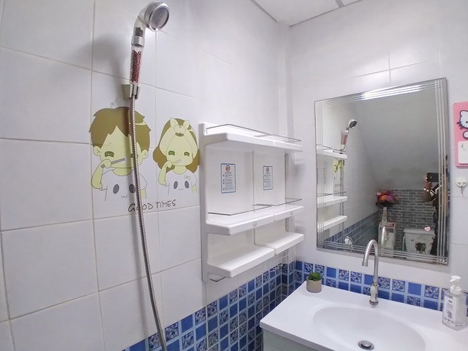 House for sale Pattaya showing the second bathroom House for sale Pattaya showing the second bathroom