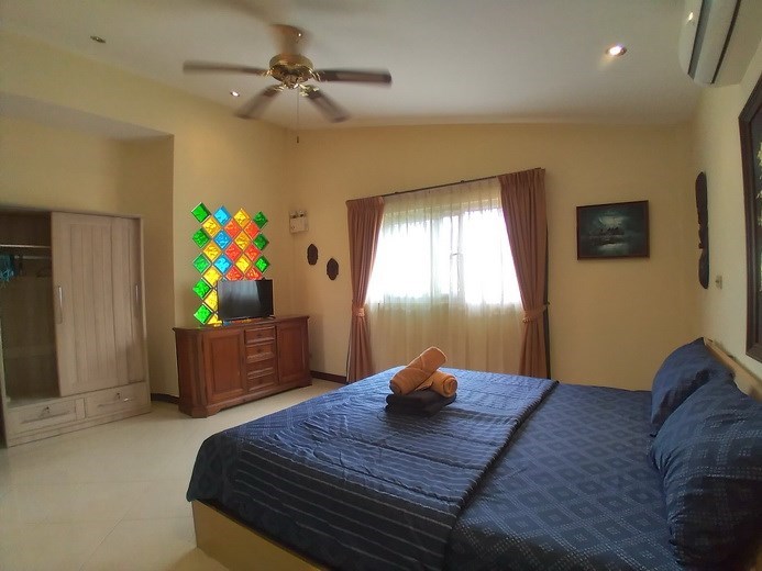 House for sale Pattaya showing the second bedroom House for sale Pattaya showing the second bedroom