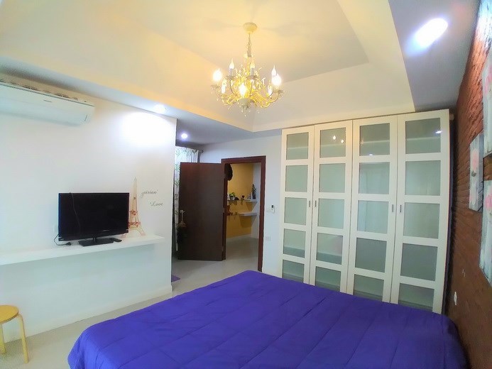 House for sale Pattaya showing the second bedroom