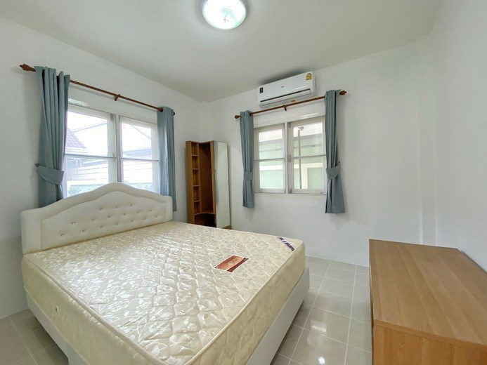 House for sale Pattaya showing the second bedroom 