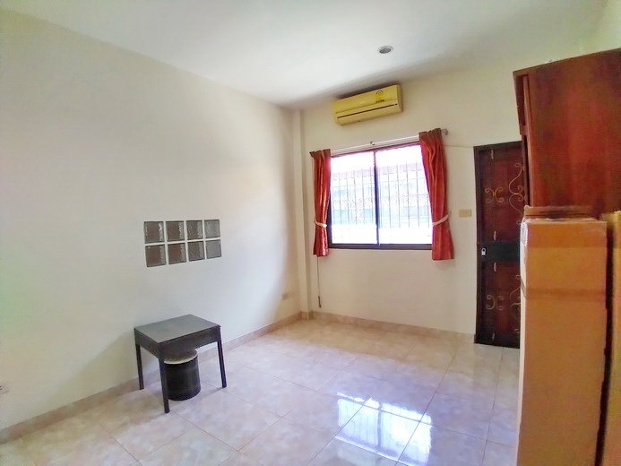 House for sale Pattaya showing the second bedroom 