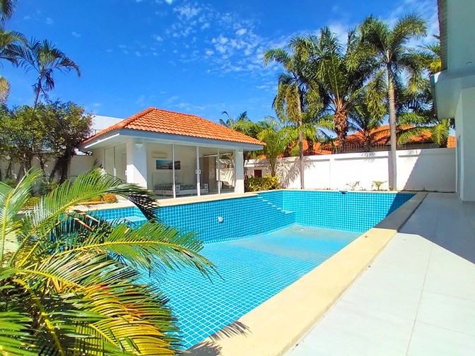 House for sale Pratumnak Pattaya showing the pool and first guest bedroom suite 