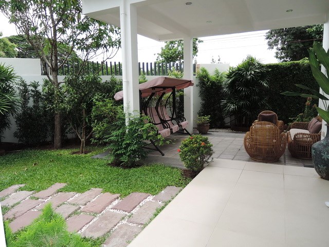House for Sale Silverlake Pattaya showing the entrance terrace