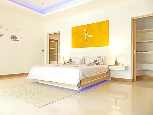 House for Sale at The Vineyard Pattaya showing the master bedroom with walk-in wardrobes 