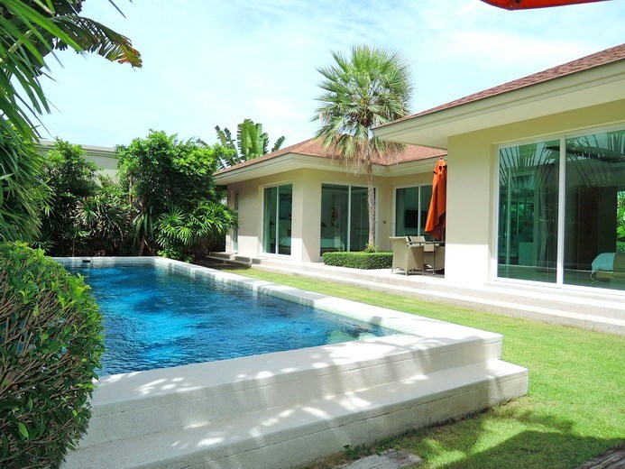 House for sale The Vineyard Pattaya showing the pool, garden and terrace 