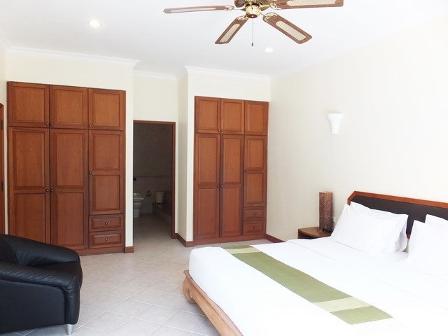 House for sale View Talay Villas Jomtien showing the master bedroom suite