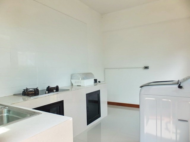 House for sale WongAmat Pattaya showing the kitchen 
