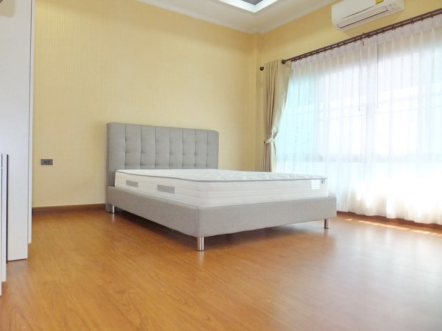 House for sale WongAmat Pattaya showing the third bedroom