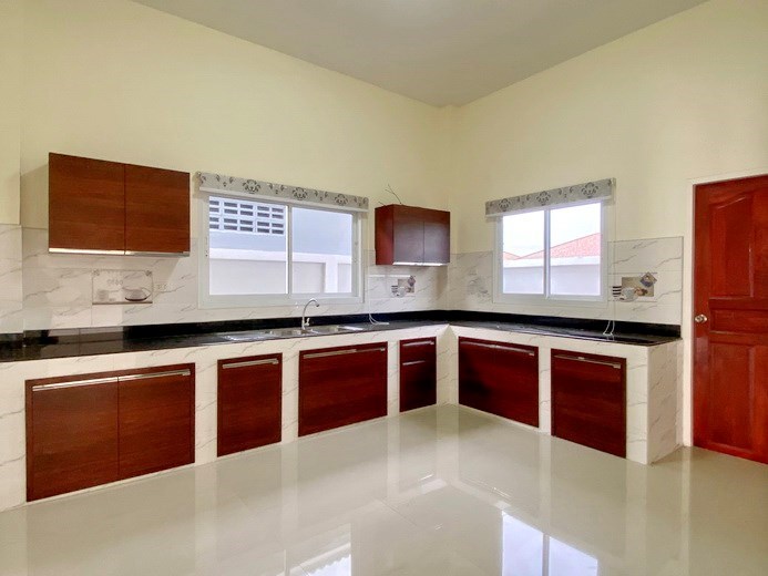 House for sale at Nongplalai Pattaya showing the kitchen area 