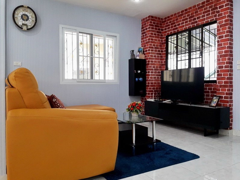 House for sale East Pattaya showing the living room House for sale East Pattaya showing the living room