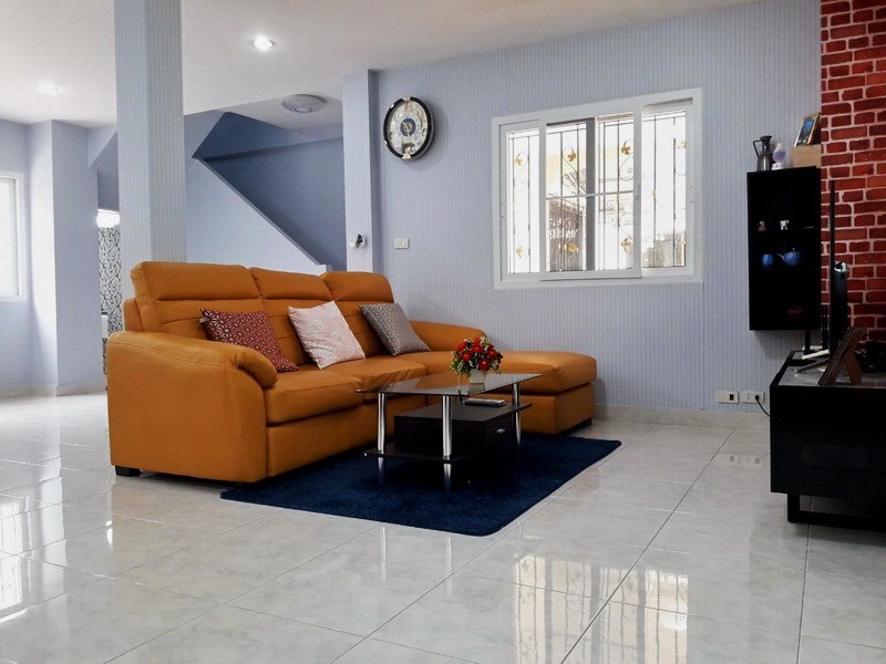 House for sale East Pattaya showing the living area House for sale East Pattaya showing the living area