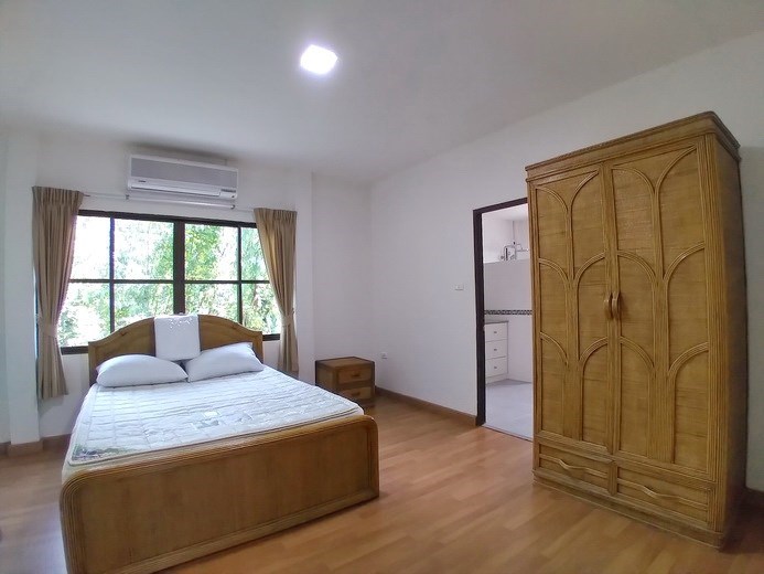 House for sale East Pattaya showing the second bedroom suite House for sale East Pattaya showing the second bedroom suite