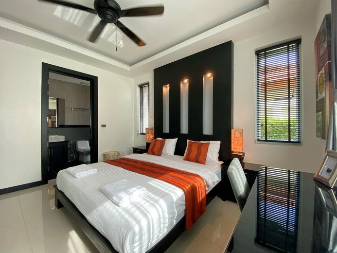 House for sale East Pattaya showing the third bedroom suite 
