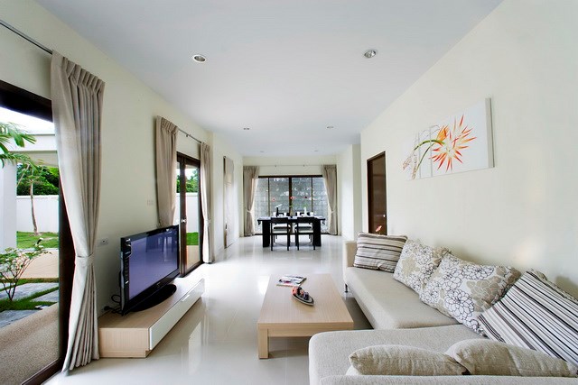 House for rent Pattaya Mabprachan showing the open plan concept