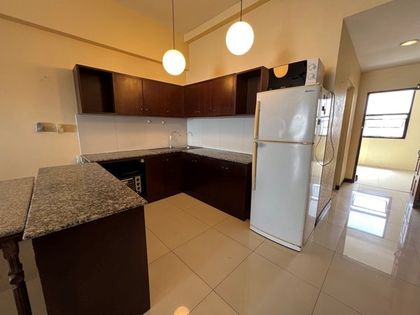 Condo for rent Pattaya Jomtien showing the kitchen