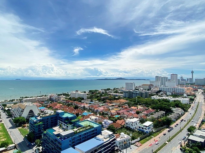 Condominium for Rent Jomtien showing the sea view 