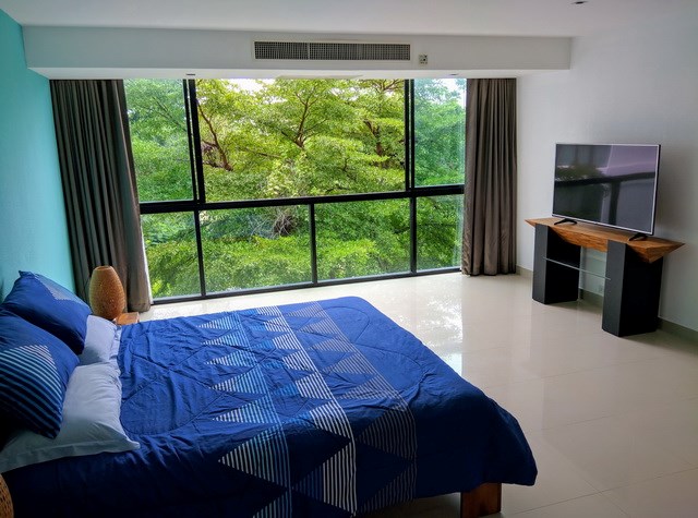 Condominium for rent Jomtien showing the bedroom and view Condominium for rent Jomtien showing the bedroom and view