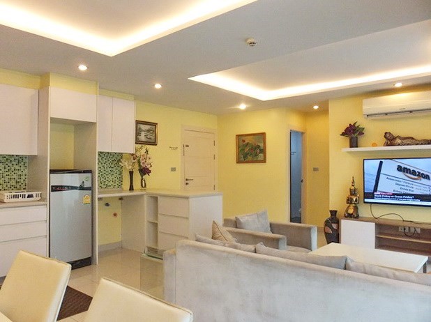 Condominium for rent Jomtien Pattaya showing the open plan concept 