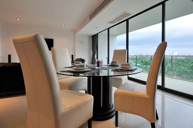 Condominium for rent Jomtien showing the dining area Condominium for rent Jomtien showing the dining area