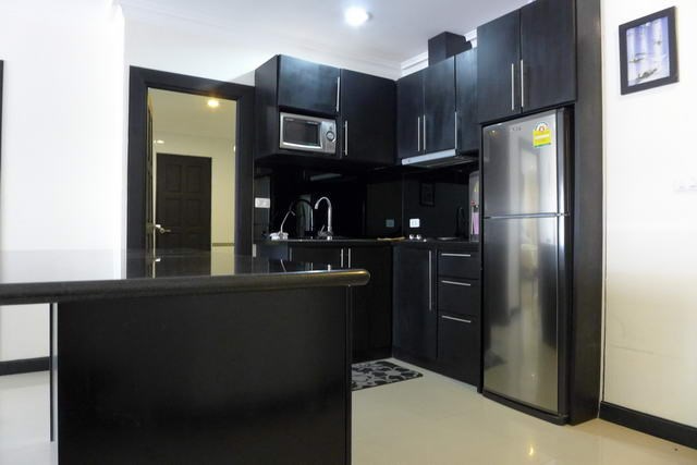 Condominium For Rent Jomtien showing the kitchen