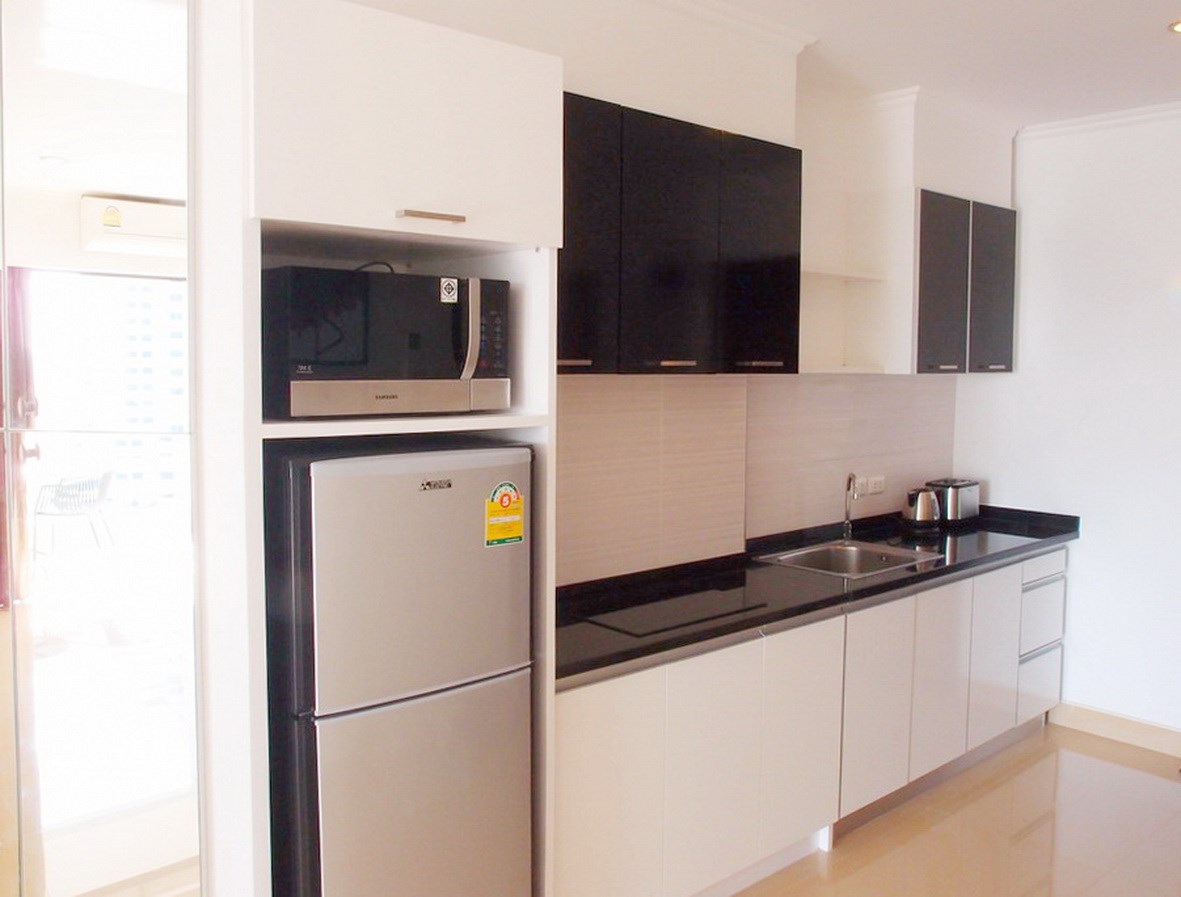 Condominium for rent Jomtien showing the kitchen