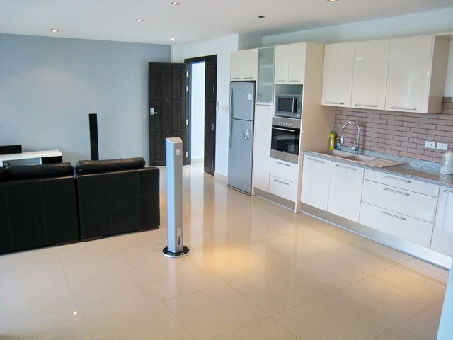 Condominium for rent Jomtien showing the kitchen area 