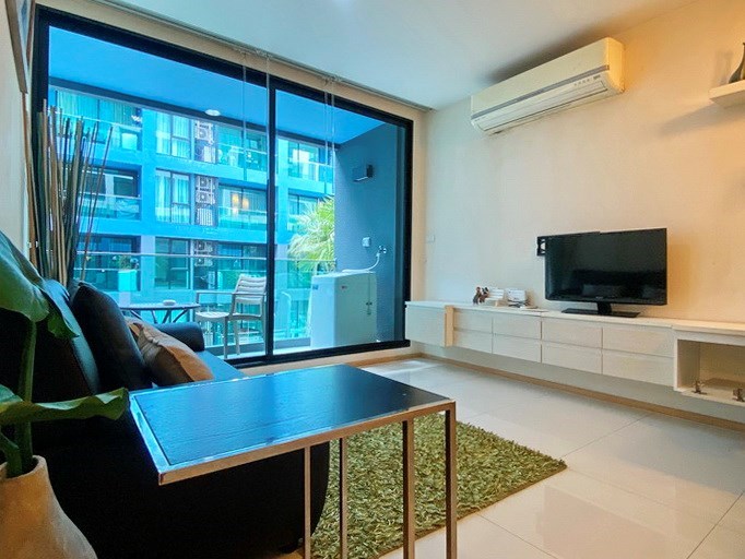 Condominium for Rent Jomtien showing the living area 