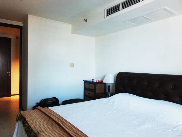 Condominium for sale Northshore Pattaya showing the bedroom suite 