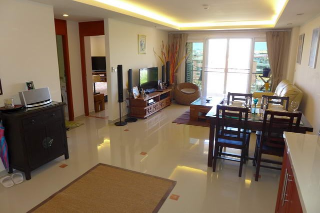 Condominium For Rent Pattaya showing the open plan Condominium For Rent Pattaya showing the open plan