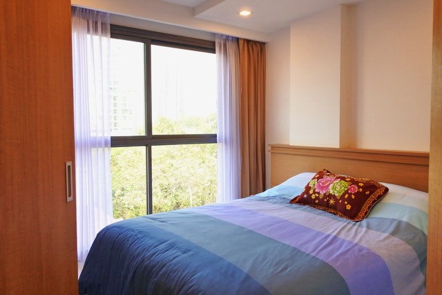 Condominium for rent on Pratumnak Hill Pattaya showing the bedroom