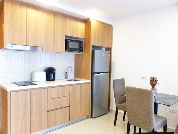 Condominium for rent Pratumnak Hill Pattaya showing the dining and kitchen areas 