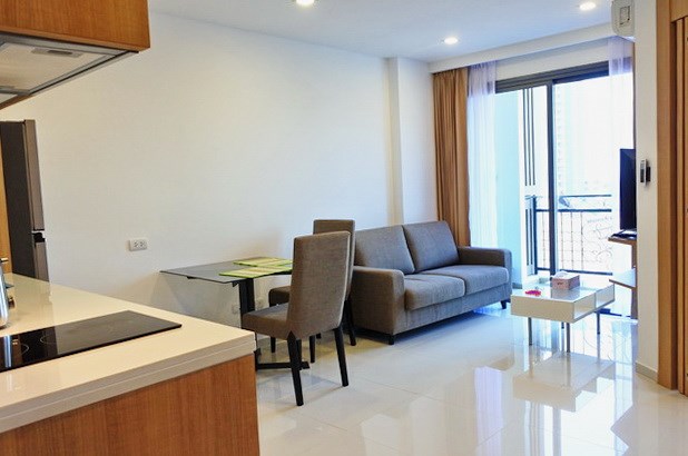 Condominium for rent on Pratumnak Hill Pattaya showing the living and dining areas 
