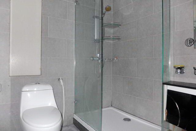 Condominium for rent Pratumnak showing the bathroom