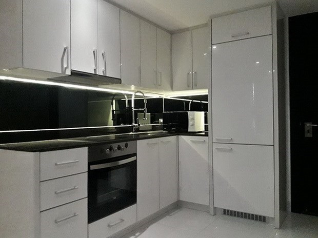 Condominium for rent on Pratumnak Hill showing the kitchen Condominium for rent on Pratumnak Hill showing the kitchen