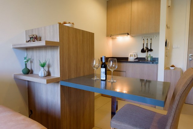 Condominium for rent UNIXX South Pattaya showing the dining and kitchen areas 