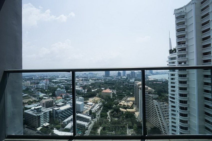 Condominium for rent at Zire Wongamat Pattaya showing the balcony view Condominium for rent at Zire Wongamat Pattaya showing the balcony view