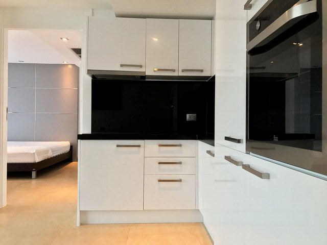 Condominium for rent Pattaya showing the kitchen 