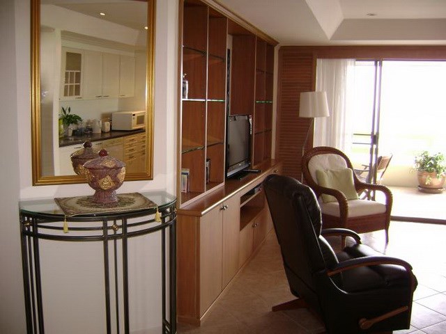 Condominium for rent Jomtien Beach showing the nice living area Condominium for rent Jomtien Beach showing the nice living area
