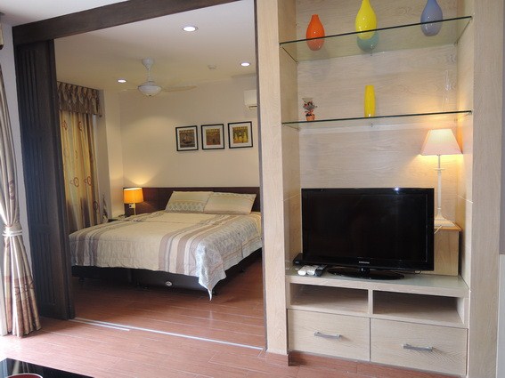 Condominium for rent Jomtien looking to the bedroom