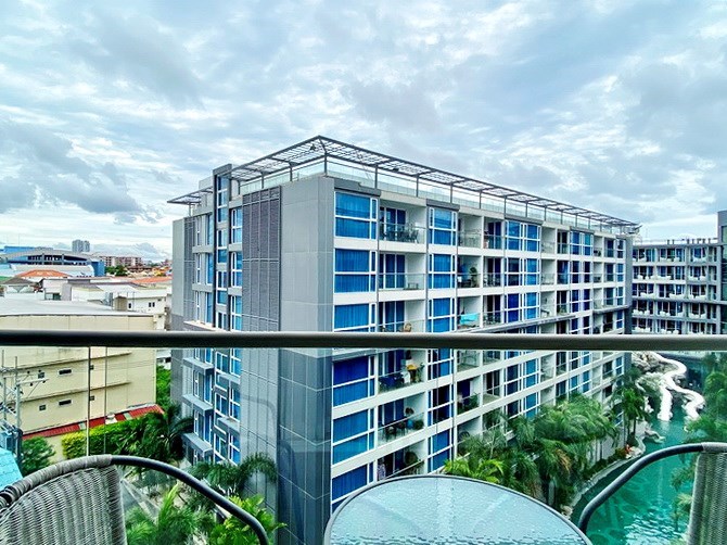 Condominium for rent Pattaya showing the balcony