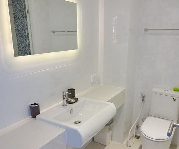 Condominium for rent Pattaya showing the bathroom Condominium for rent Pattaya showing the bathroom